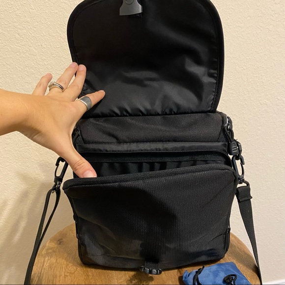 LowePro Camera & Lens Case - Picture 8 of 8